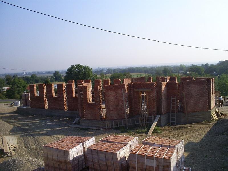 Zidurile bisericii